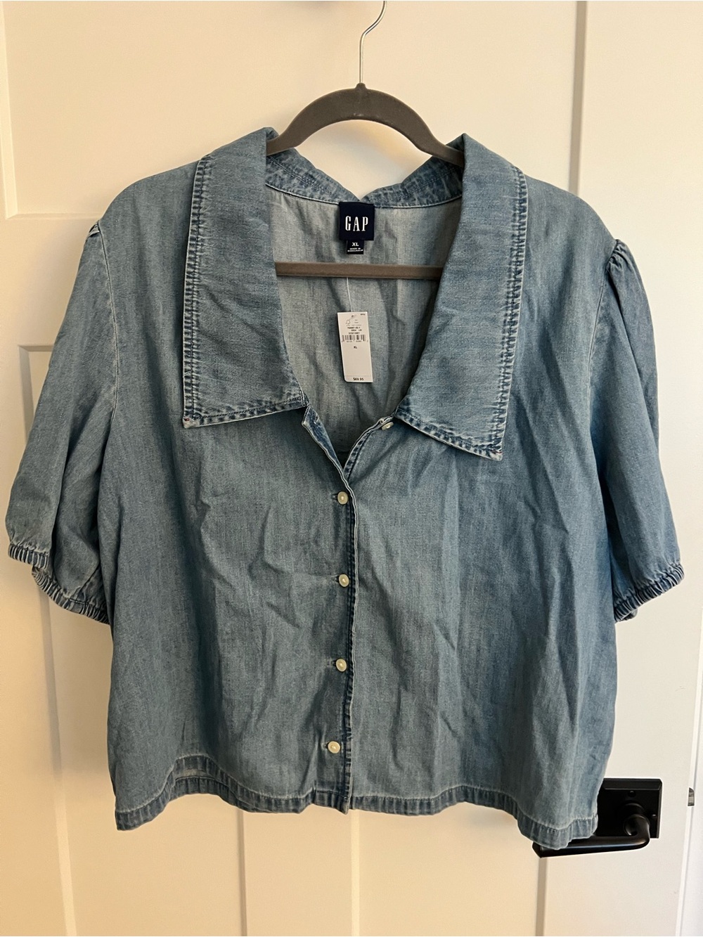 NWT GAP Light Blue Denim Button-Front Women's Top